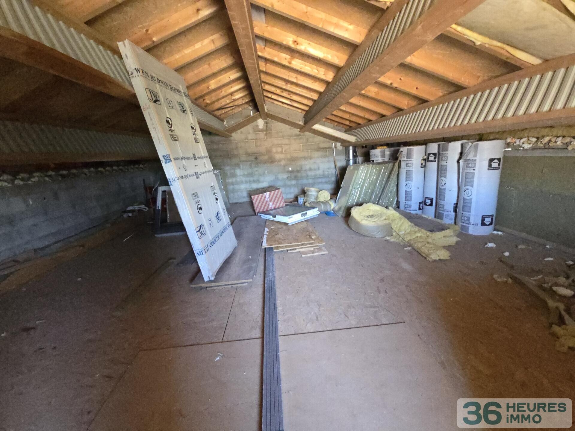 Maison de type 5 d'environ 130 M² plus annexes de 110 m² terrain piscine