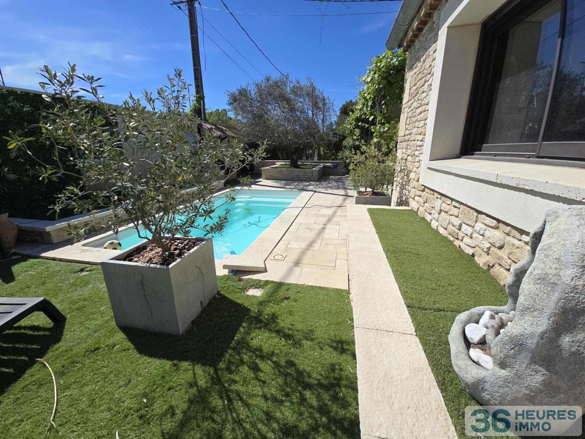 Maison de type 5 d'environ 130 M² plus annexes de 110 m² terrain piscine