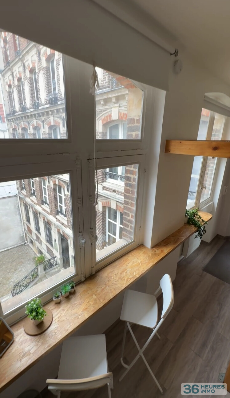 Studio 25,53 m2. Paris 3ème. Au cœur du Haut-Marais. Illuminé, calme, sans vis-vis directe