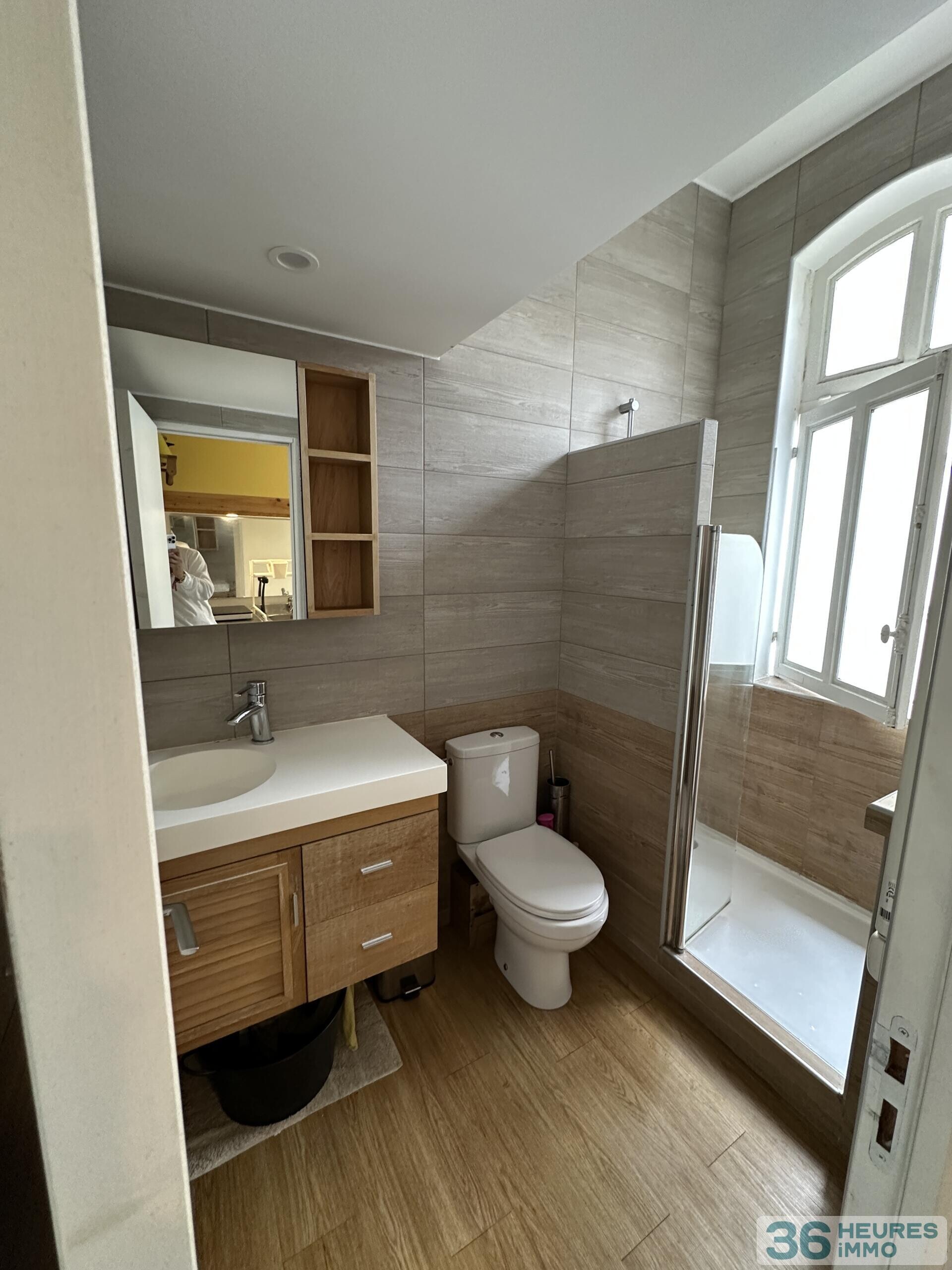 Studio 25,53 m2. Paris 3ème. Au cœur du Haut-Marais. Illuminé, calme, sans vis-vis directe