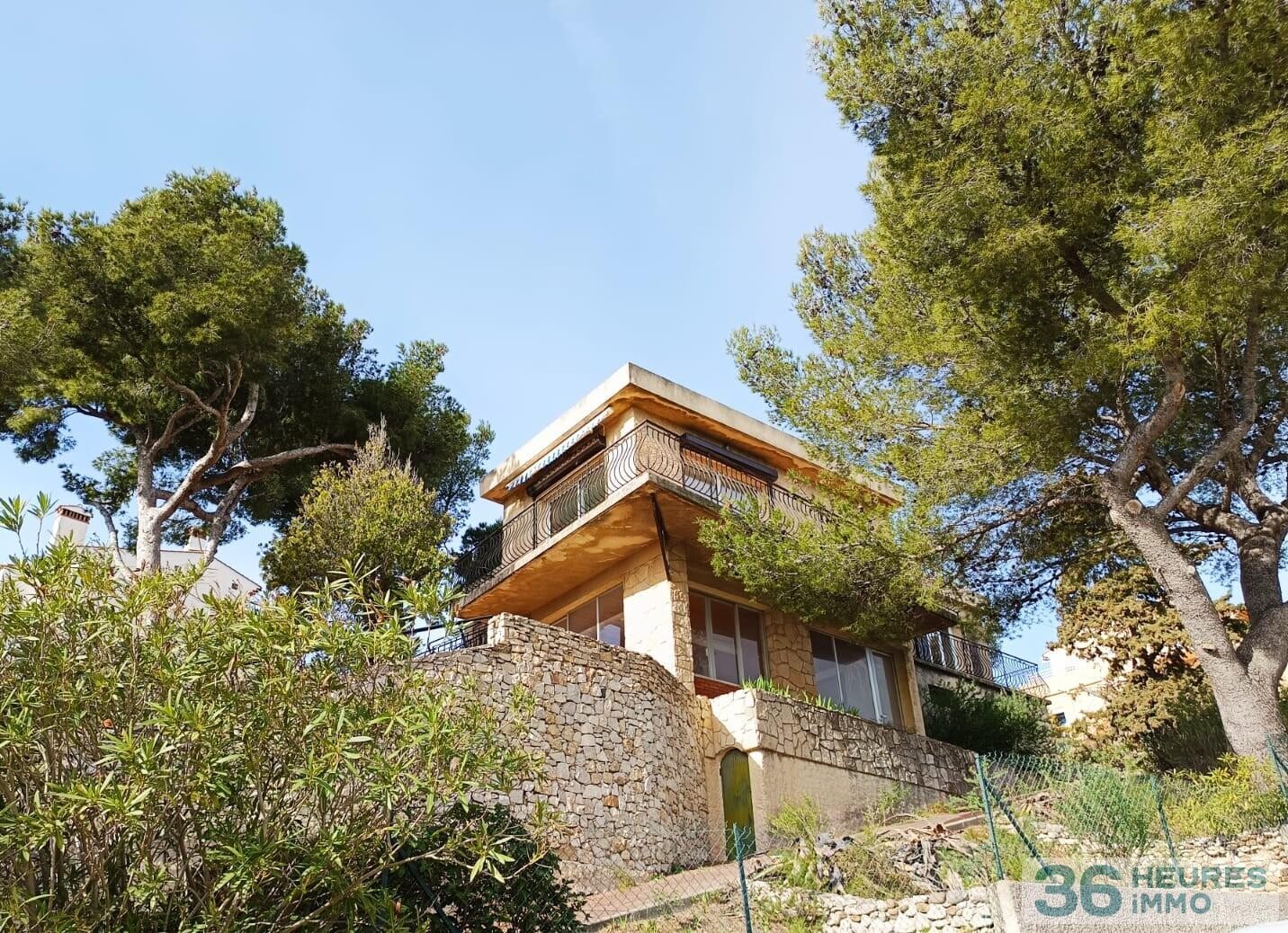 Maison avec vue mer imprenable à vendre sur offre de prix