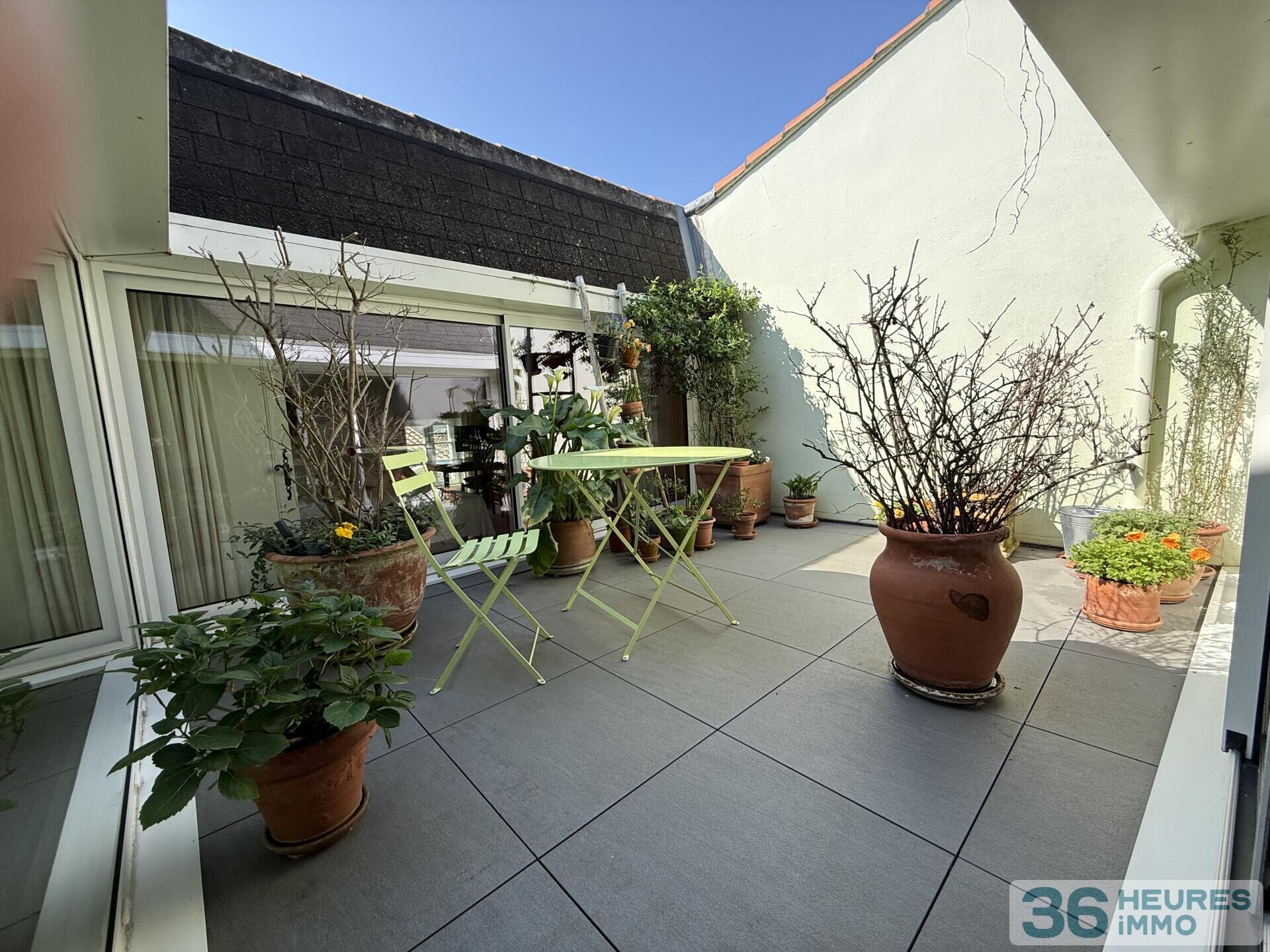 APPARTEMENT AVEC PATIO