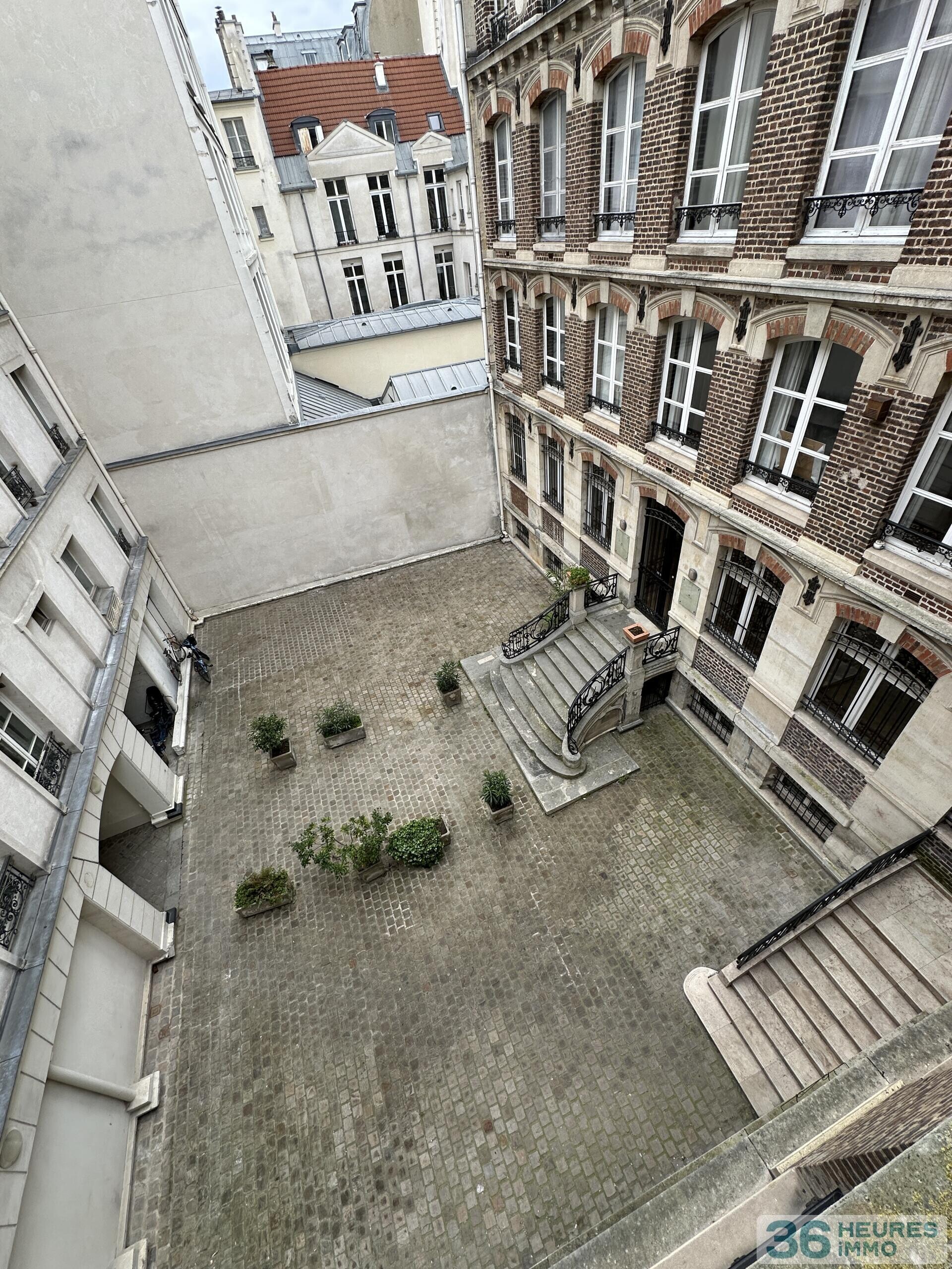 Studio 25,53 m2. Paris 3ème. Au cœur du Haut-Marais. Illuminé, calme, sans vis-vis directe