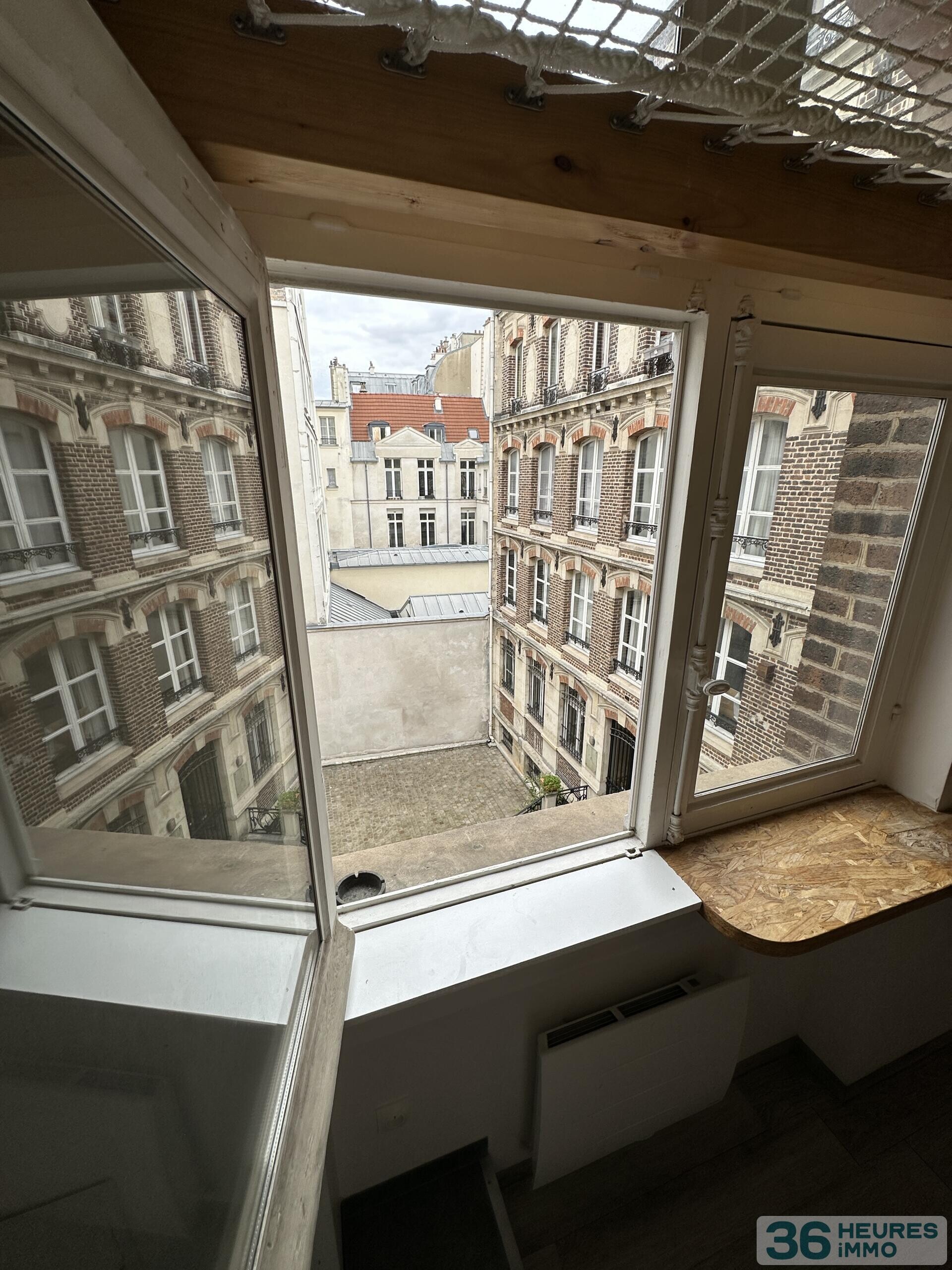 Studio 25,53 m2. Paris 3ème. Au cœur du Haut-Marais. Illuminé, calme, sans vis-vis directe