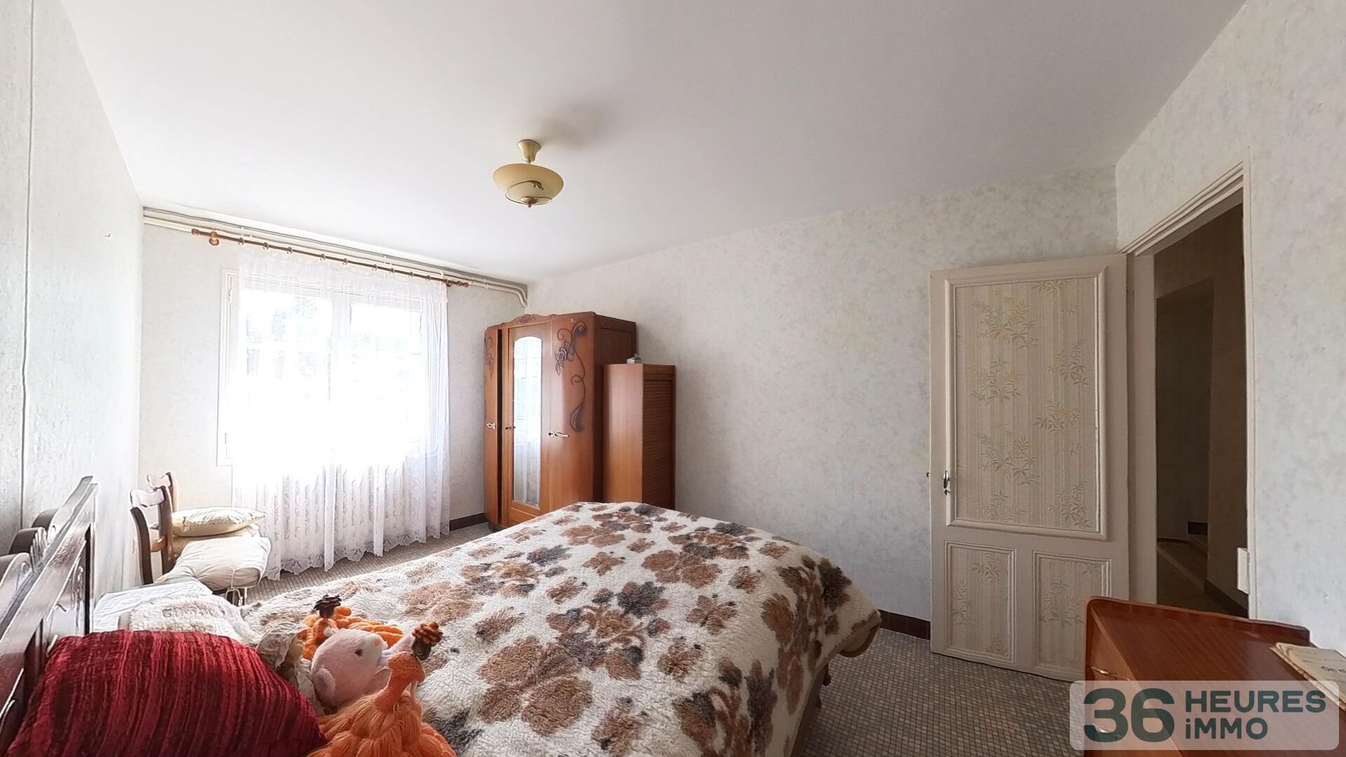 Maison à La Chapelle-sur-Loire en vente interactive.
