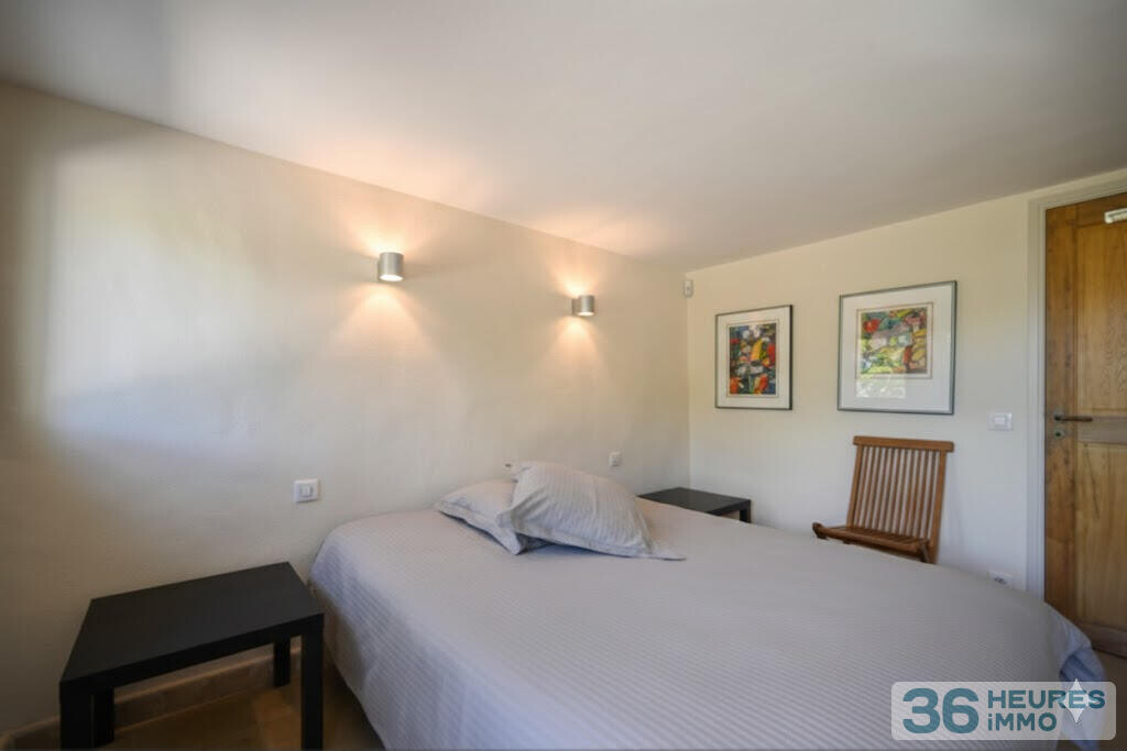 Propriété à Joucas avec vue panoramique et piscine