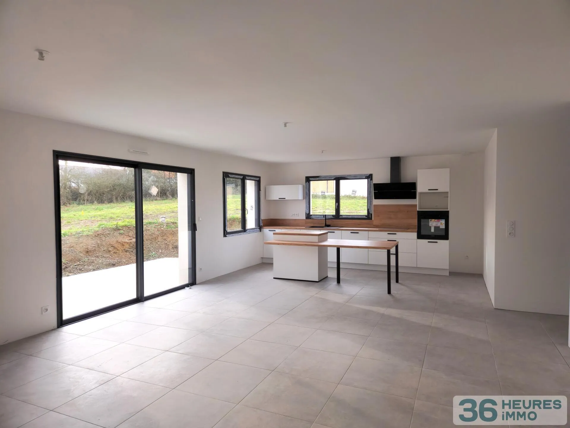 Maison à Le May-sur-Èvre — vignette 8