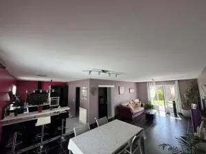 Pavillon  récent plain-pied 129m²  T6 sur sous-sol aménagé