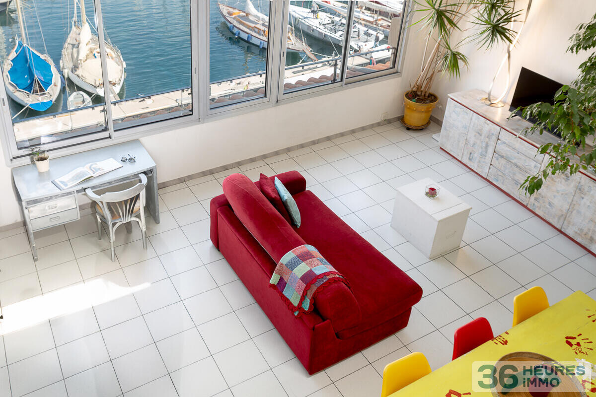 MARSEILLE – VIEUX-PORT – APPARTEMENT COUP DE COEUR EN PREMIÈRE LIGNE