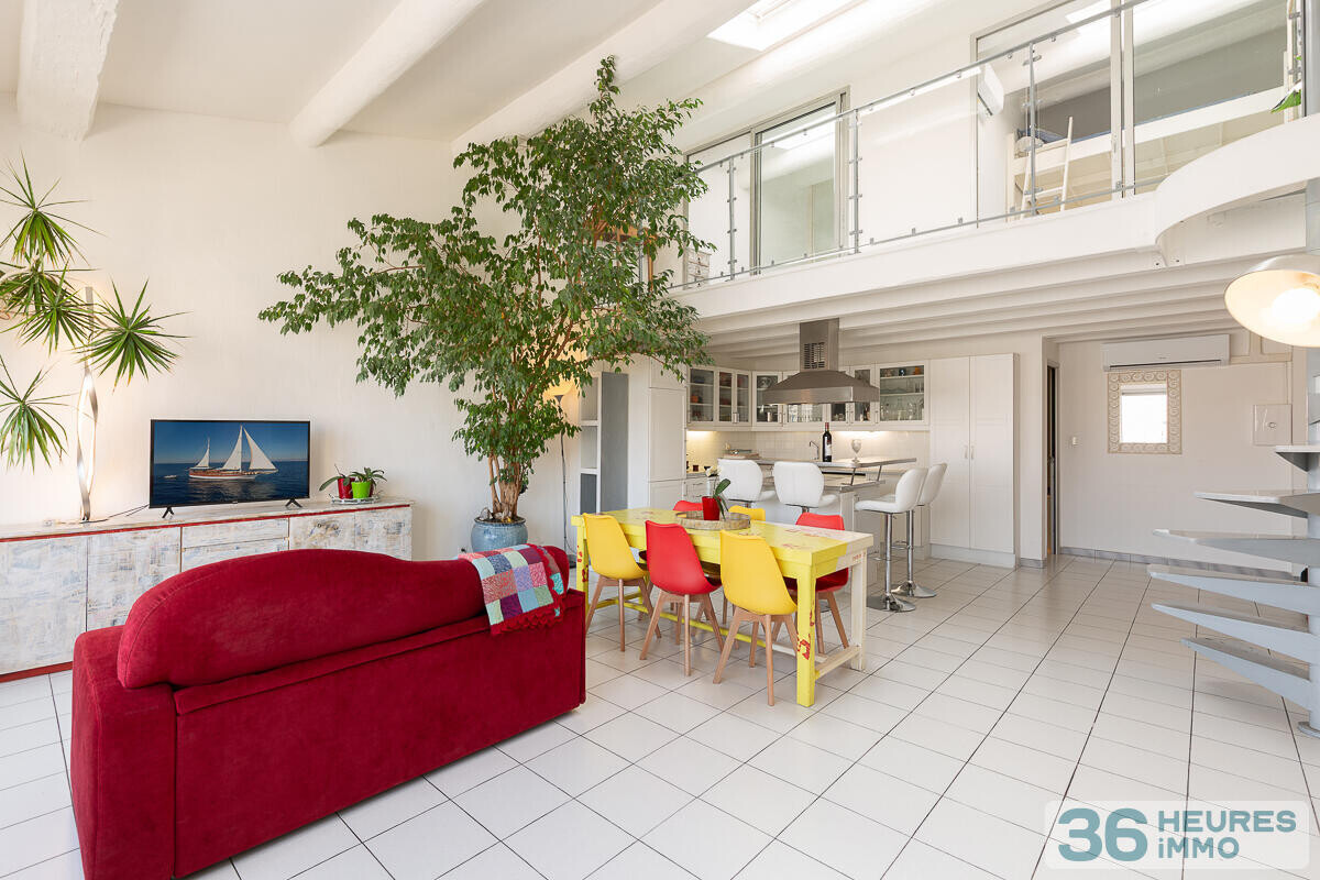 MARSEILLE – VIEUX-PORT – APPARTEMENT COUP DE COEUR EN PREMIÈRE LIGNE