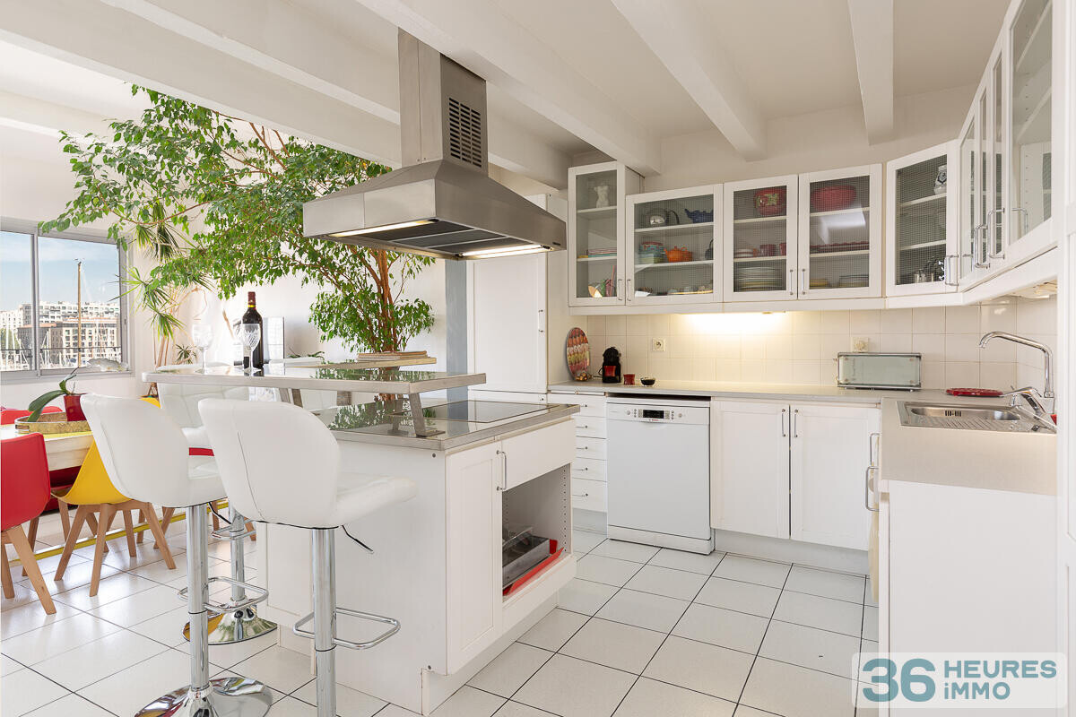 MARSEILLE – VIEUX-PORT – APPARTEMENT COUP DE COEUR EN PREMIÈRE LIGNE