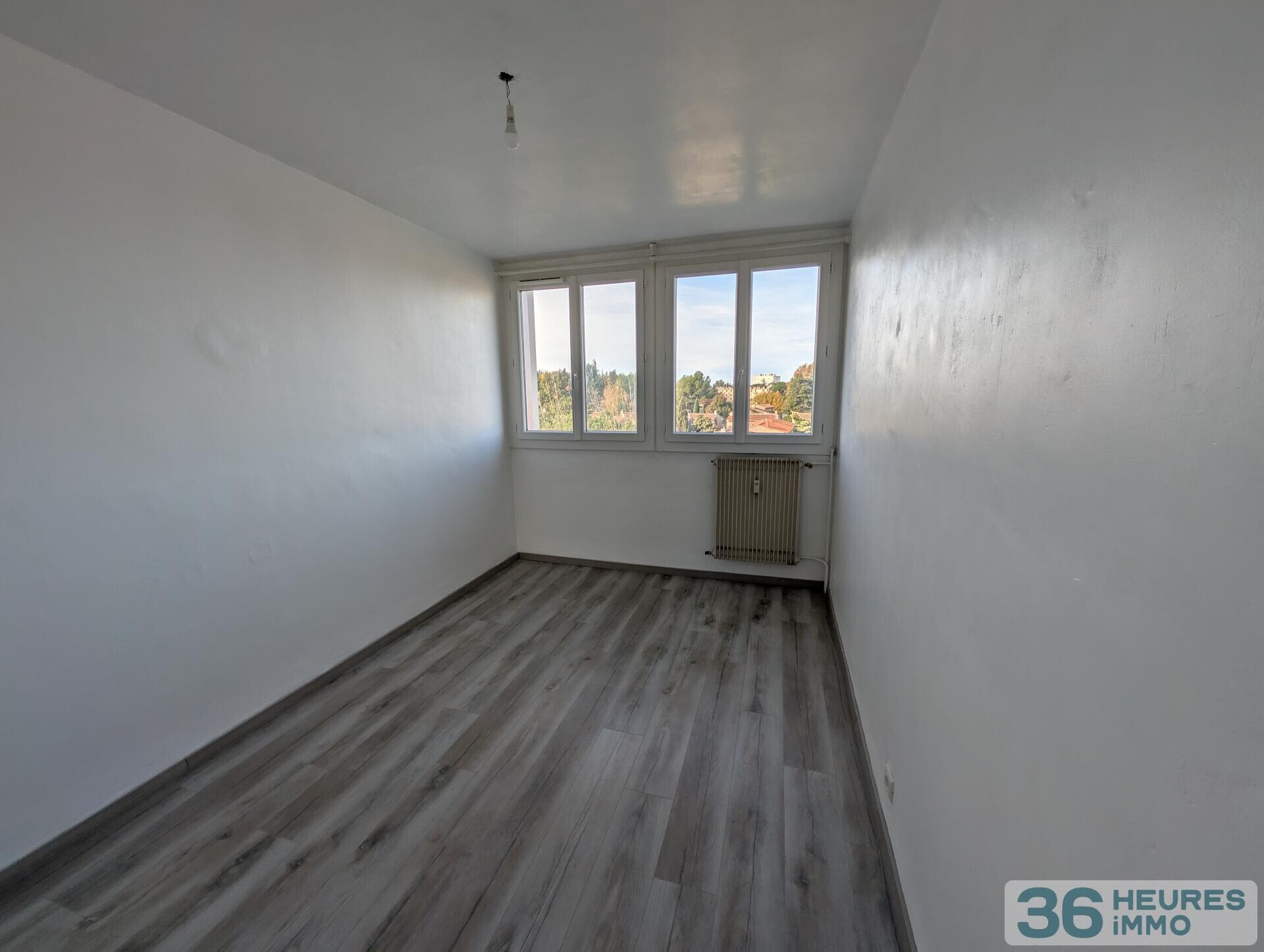 Avignon : Appartement T3 de 61 m² en dernier étage - Route de Tarascon