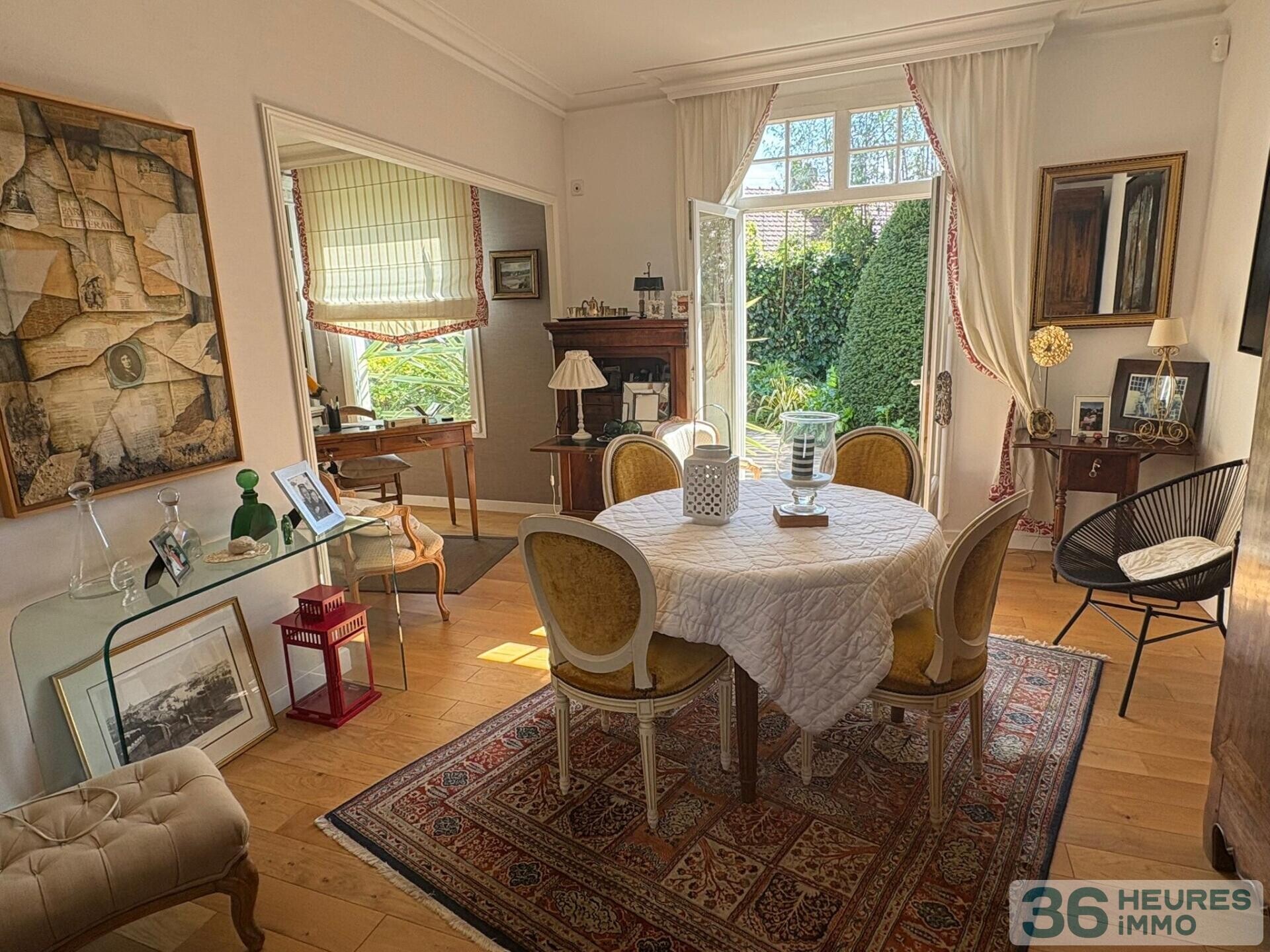 Belle maison bourgeoise des années 30 - Nantes Sud - Proche Le Douet / Saint-Sébastien 3 chambres et 2 bureaux, garage, jardin clos.
