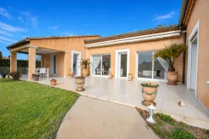 Maison à Sainte-Cécile-les-Vignes — vignette 2