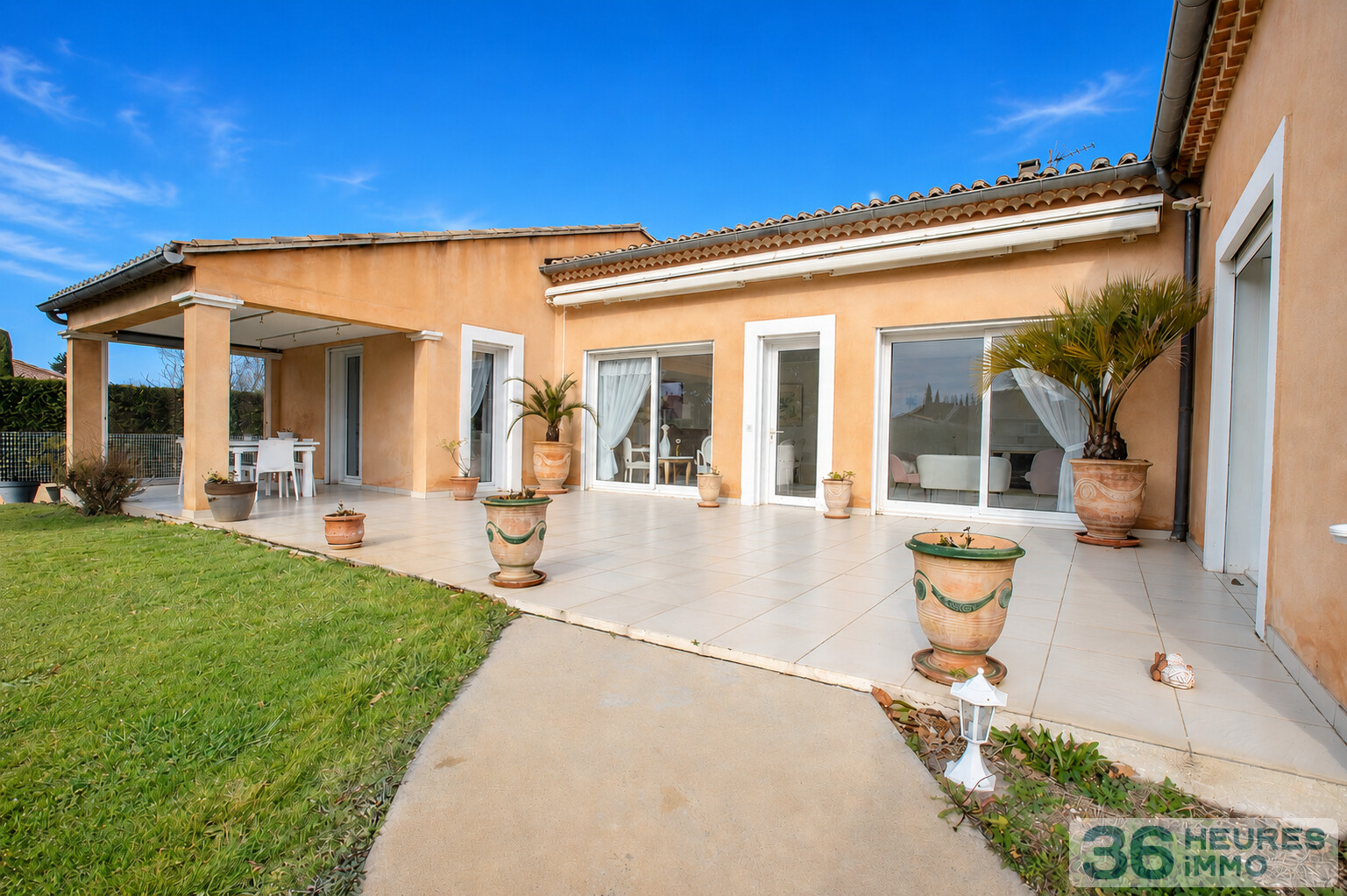 EXCLUSIVITÉ  – Belle villa lumineuse au calme