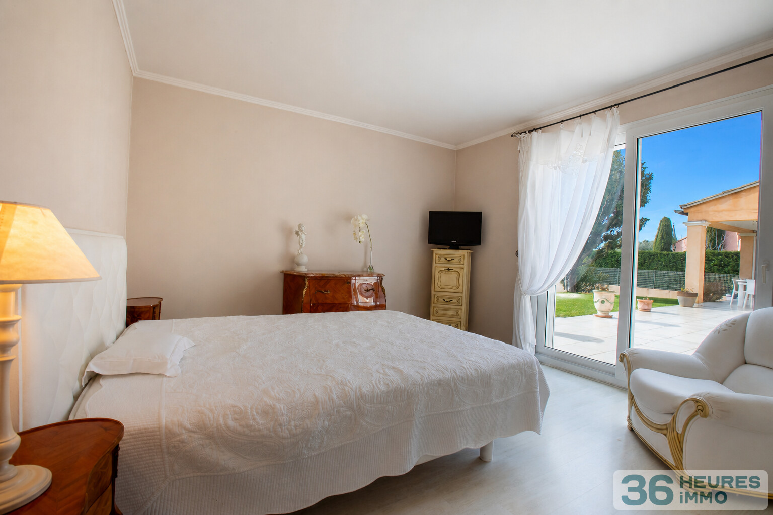 EXCLUSIVITÉ  – Belle villa lumineuse au calme