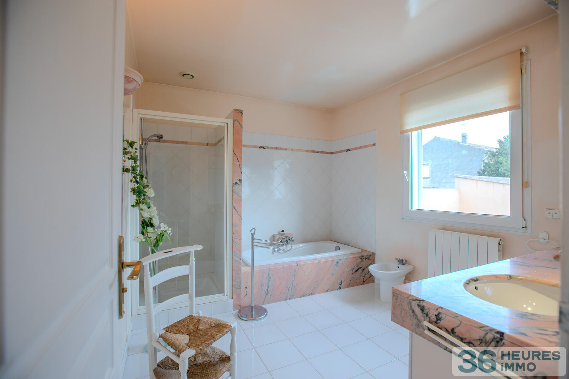 EXCLUSIVITÉ  – Belle villa lumineuse au calme