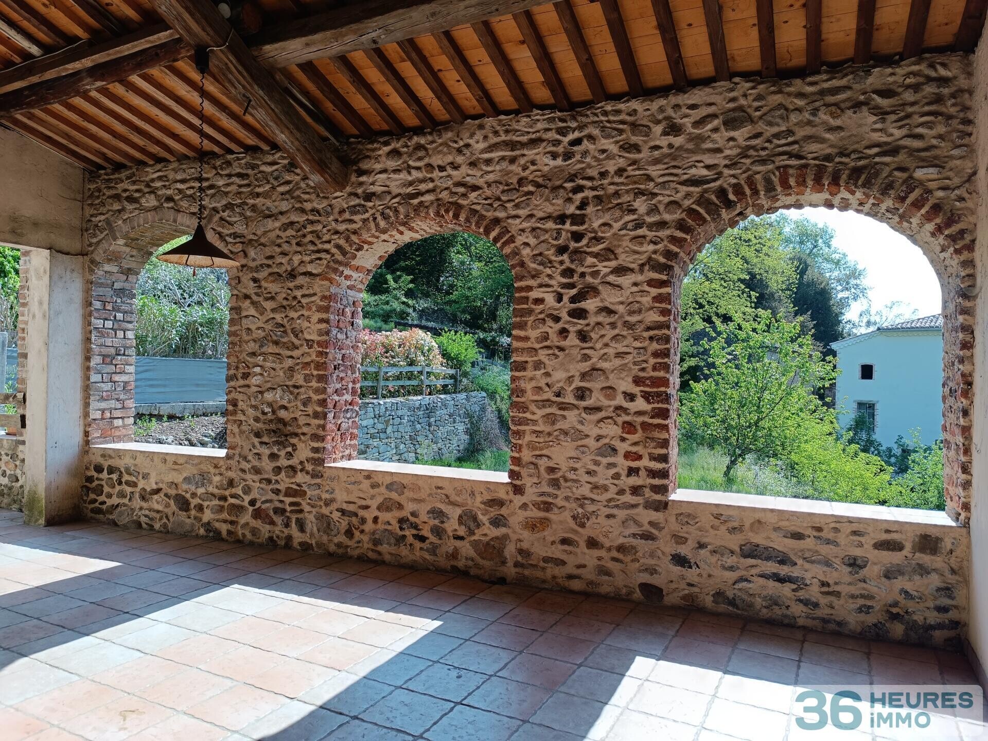 Mas ancien à vendre de deux logements plus dépendances sur 1125m² de terrain ouvert