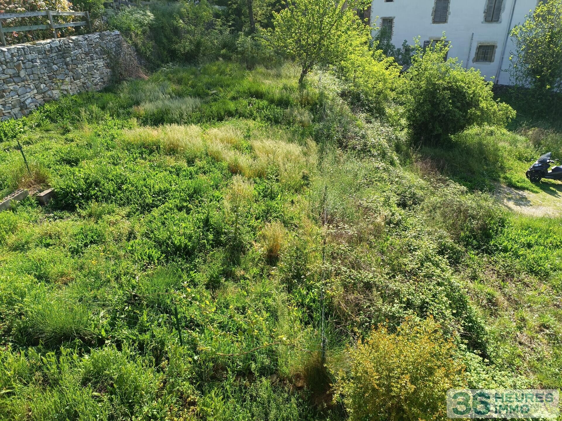 Mas ancien à vendre de deux logements plus dépendances sur 1125m² de terrain ouvert