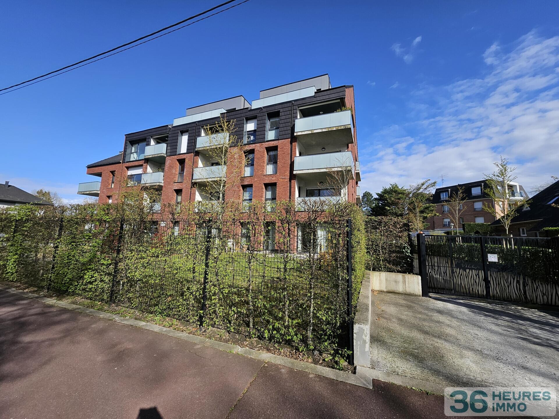 T2 lumineux avec loggia et box – Résidence récente – Croisé Laroche