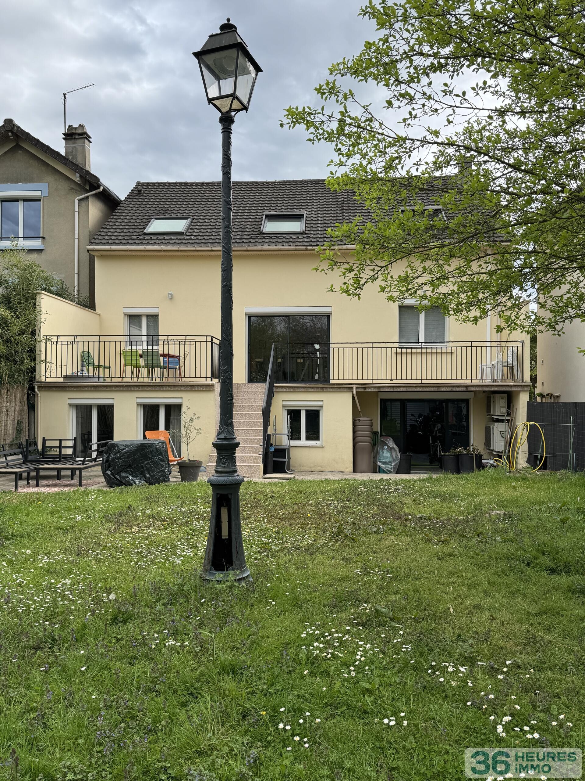 Maison 7 pièces + studio indépendant - centre ville - jardin, balcon et terrasse