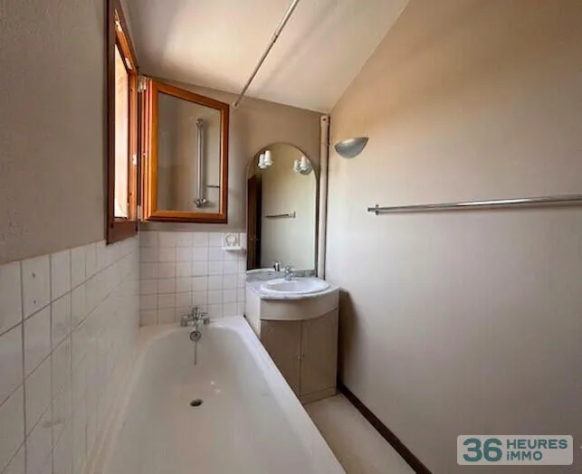 Maison à Vallon-Pont-d'Arc — vignette 66