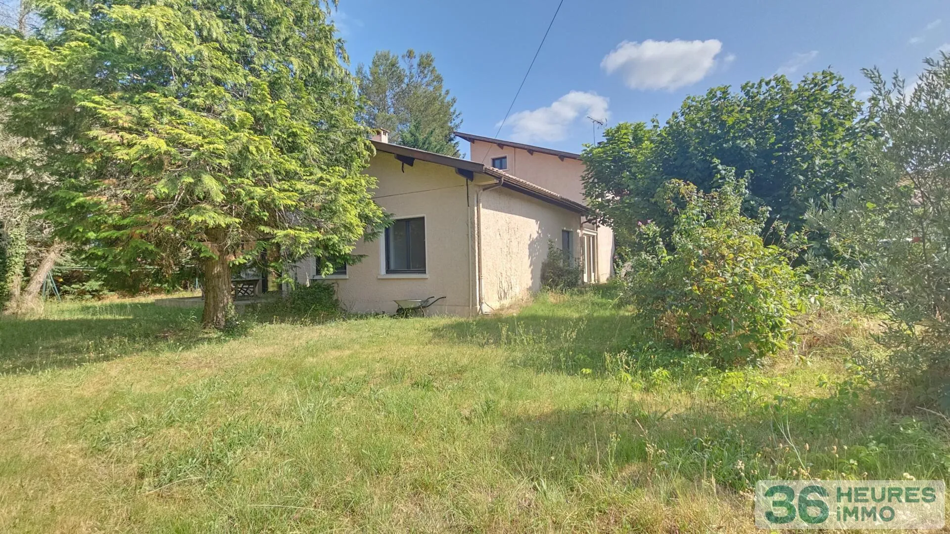 🏡 Exclusivité Immo Alienor – Spacieuse maison familiale de 215 m² avec jardin arboré