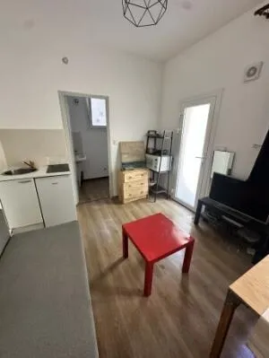 Appartement à Nîmes — vignette 3