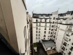 Appartement à Paris 16e Arrondissement — vignette 6