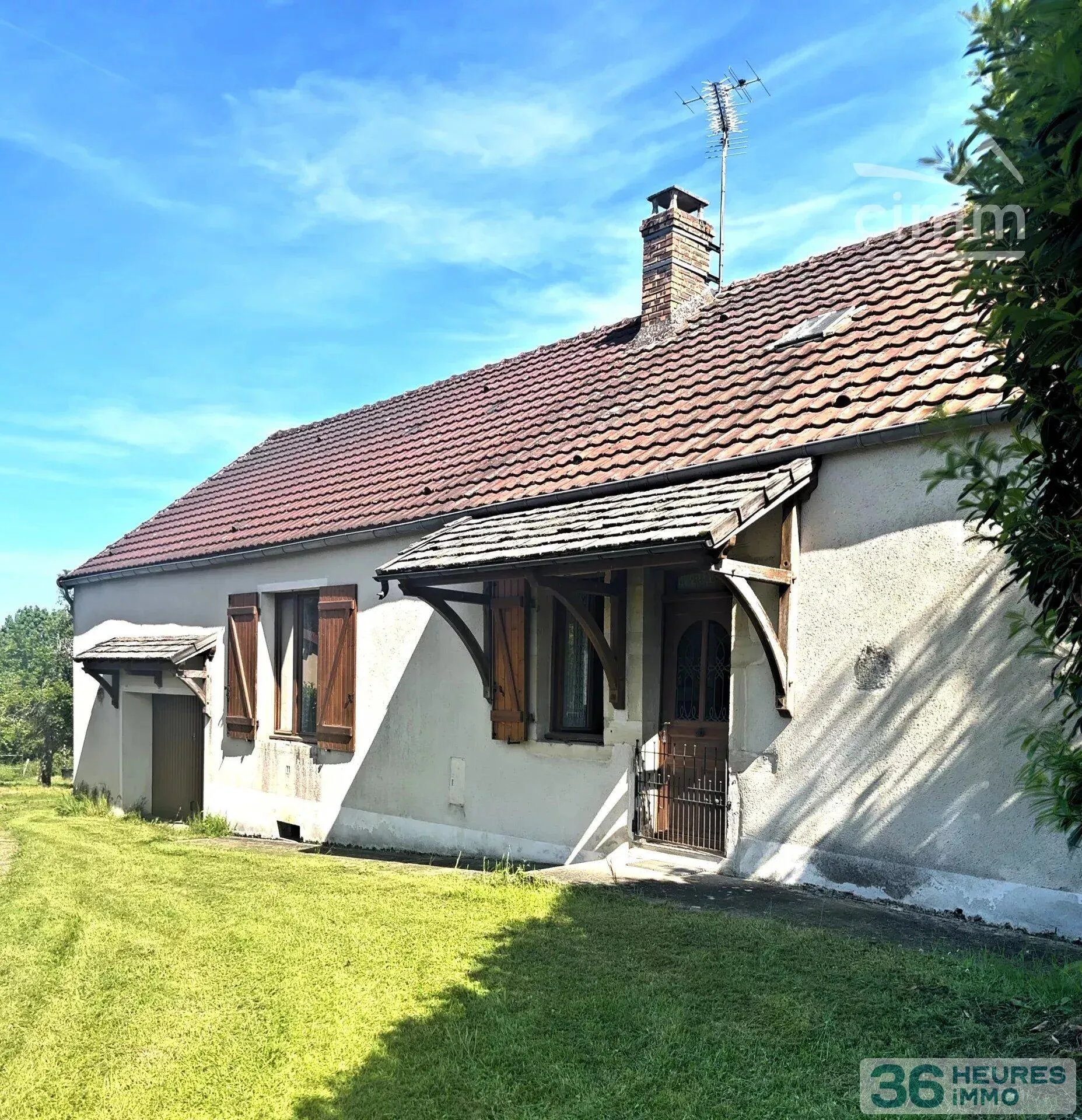 A VENDRE -MAISON ANCIENNE BUSSIERES-105000€