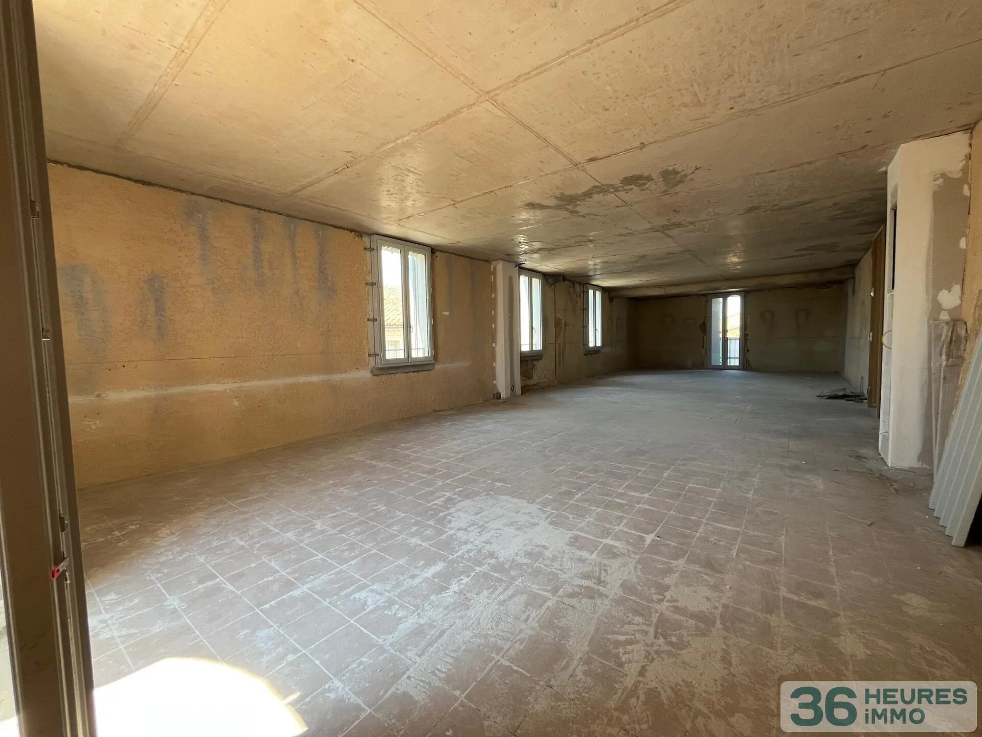 appartement brut à aménager T3 80m2 traversant à Pignan avec 2 terrasses