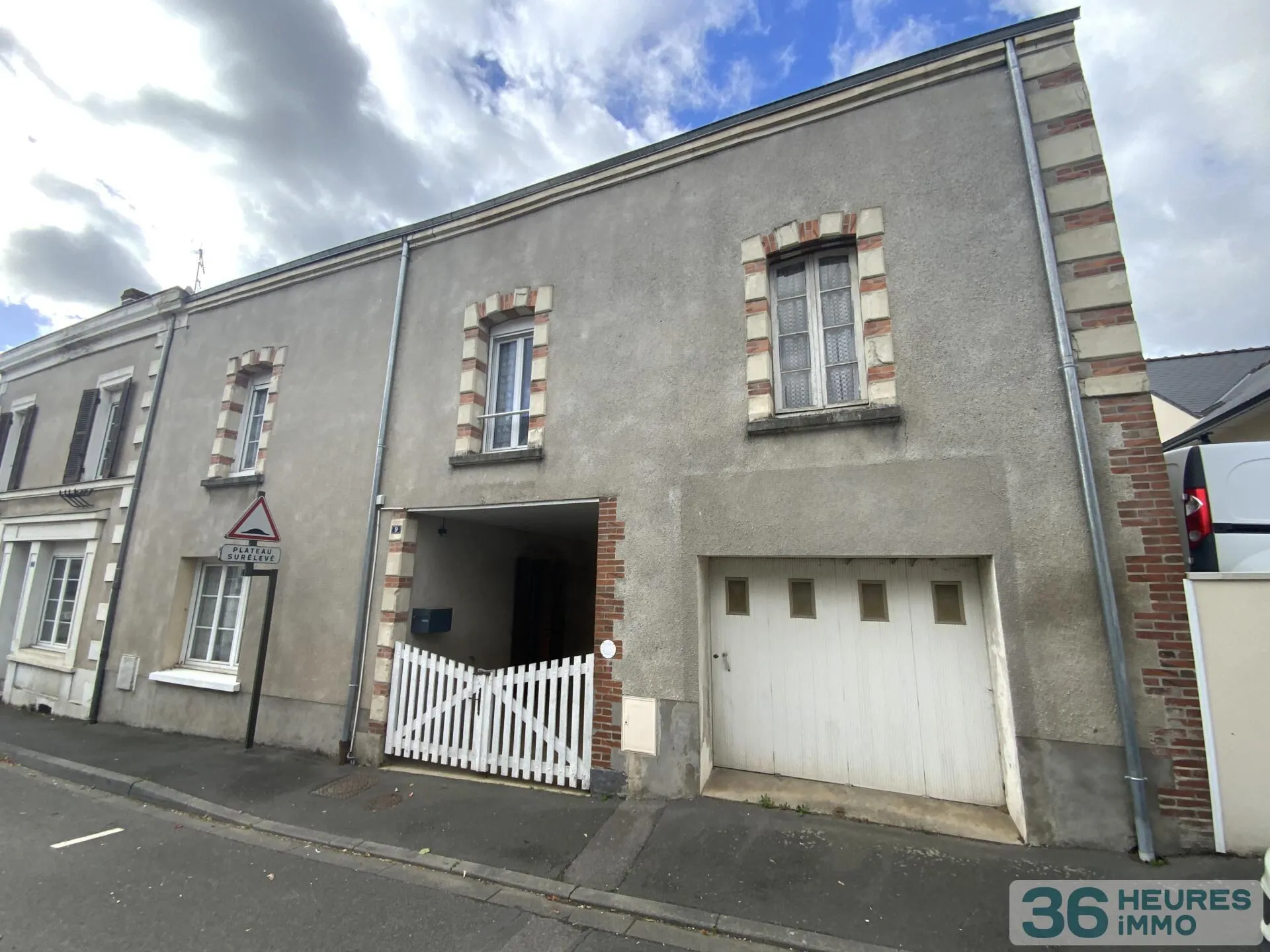 CHARMANTE MAISON DE BOURG 49520 COMBREE