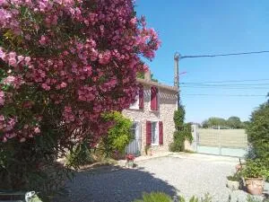 Maison et deux gites T6 Badens