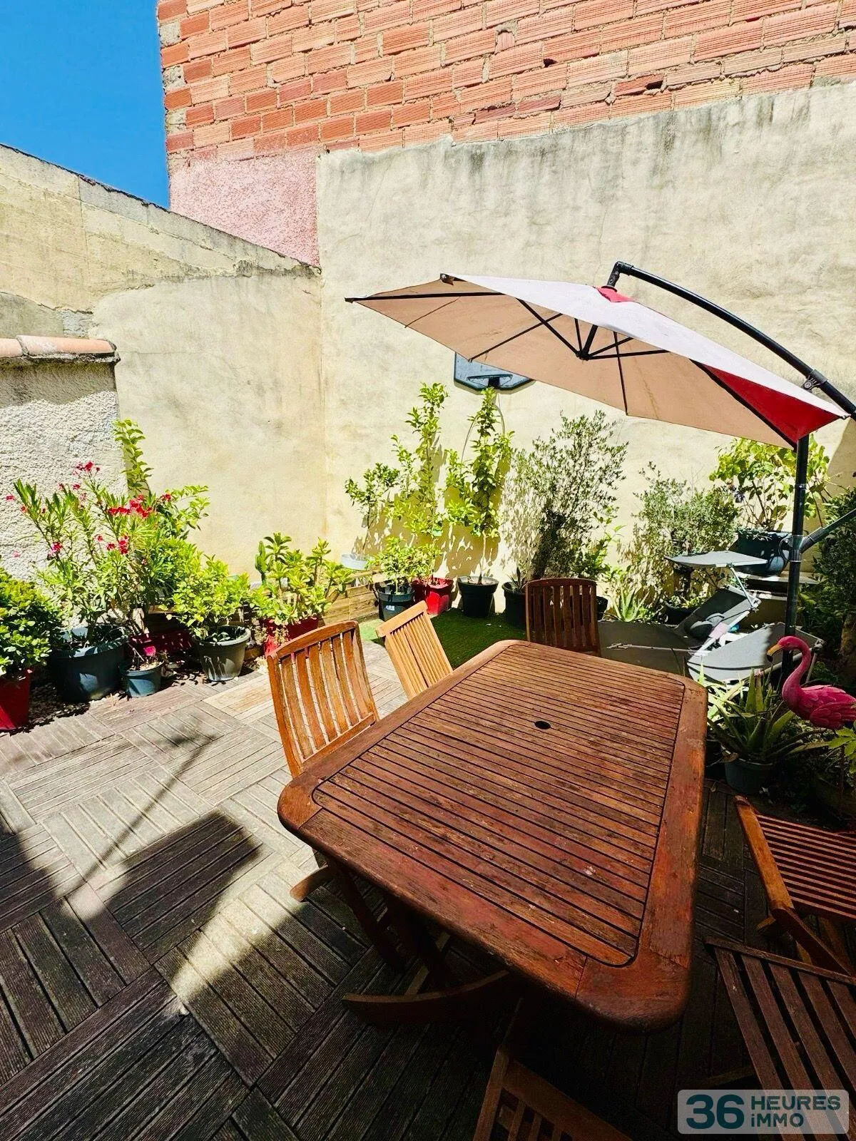 Maison de village avec extérieur