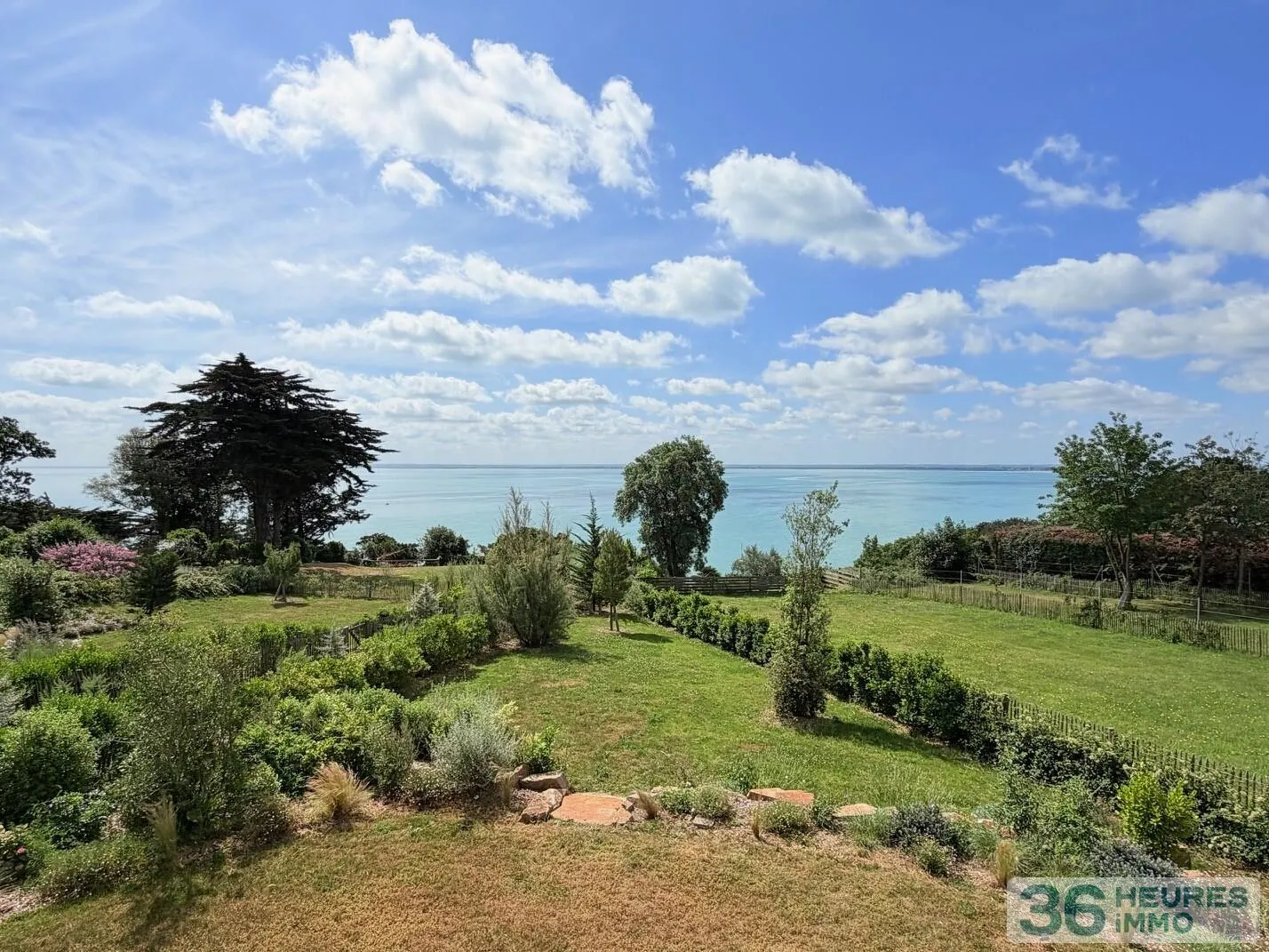 CANCALE - PROPRIÉTÉ CONTEMPORAINE D'EXCEPTION AVEC VUE MER, ACCÈS DIRECT AU GR34 ET PRESTATIONS HAUT DE GAMME