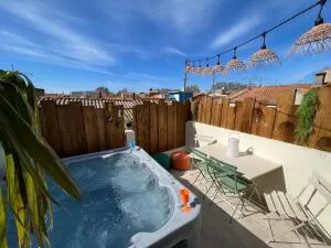 COUP DE COEUR ASSURE ! Maison de village avec terrasse Sérignan
