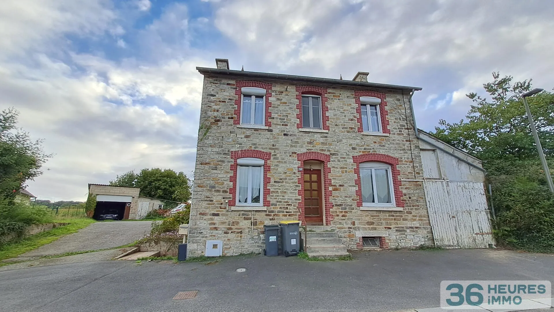 EXCLUSIVITÉ À CAULNES – MAISON DE CARACTÈRE AVEC GRAND TERRAIN