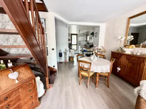 Maison à Voisins-le-Bretonneux — vignette 6