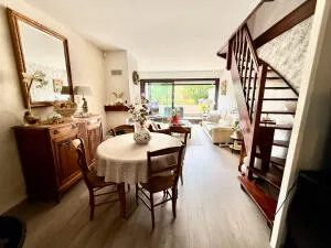 Maison à Voisins-le-Bretonneux — vignette 3
