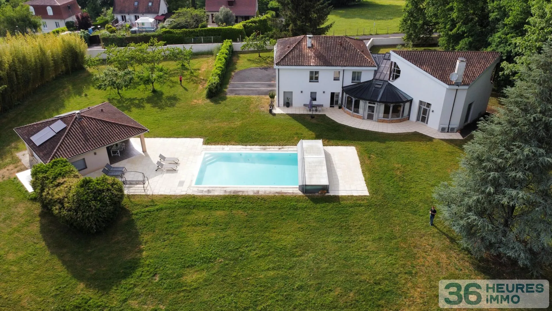 MAISON INDIVIDUELLE AVEC PISCINE ET GRAND PARC