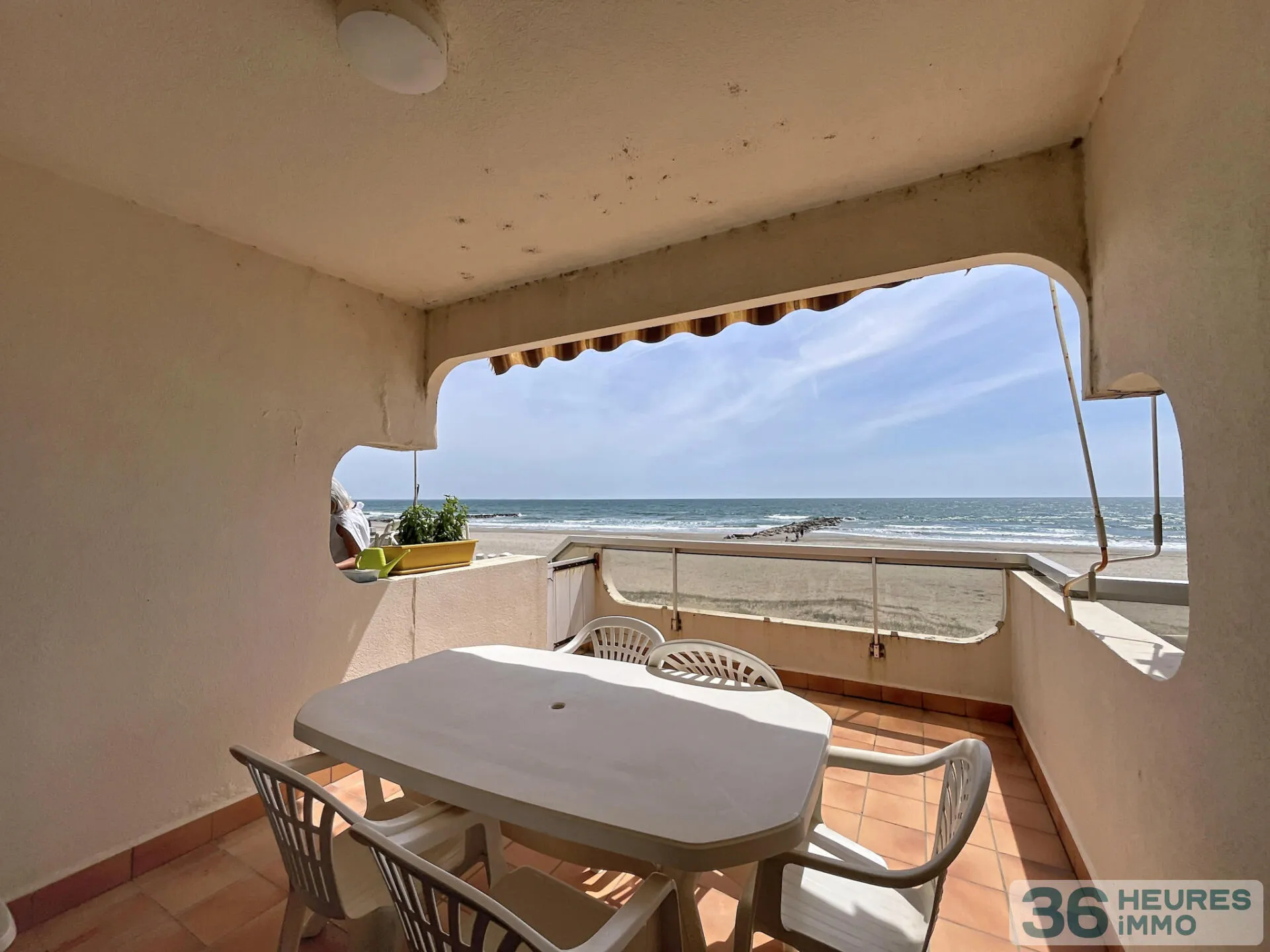 VENTE INTERACTIVE STUDIO AVEC TERRASSE ACCES DIRECT PLAGE