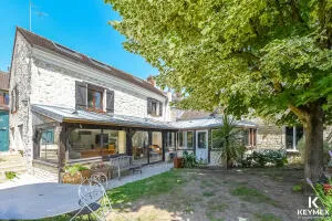 VENTE INTERACTIVE - Maison familiale lumineuse avec jardin - Champagne-sur-Oise (95660) - 179m² - 6 chambres