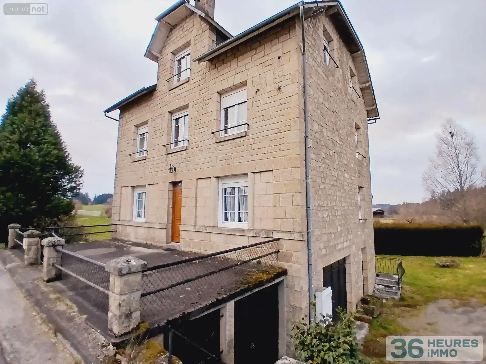 Maison à Montaignac-sur-Doustre — vignette 2