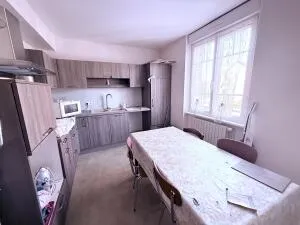 Maison à Montaignac-sur-Doustre — vignette 4