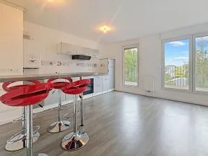 LILLE SUD– T2 de 45 m² lumineux avec balcon Sud et parking