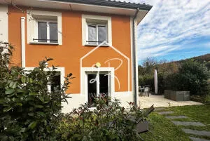 Maison mitoyenne en duplex 72,5 m2 - 3 chambres et jardin privatif