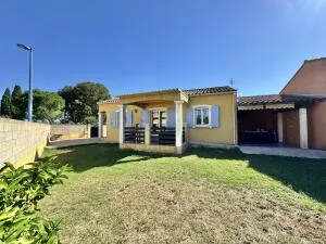 villa de plain-pied type 4 avec jardin dans secteur résidentiel