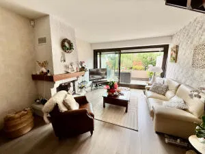 Maison de ville + Terrasse + Garage