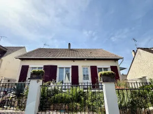 Maison 6 pièces - Terrain de 394 m² - Garage
